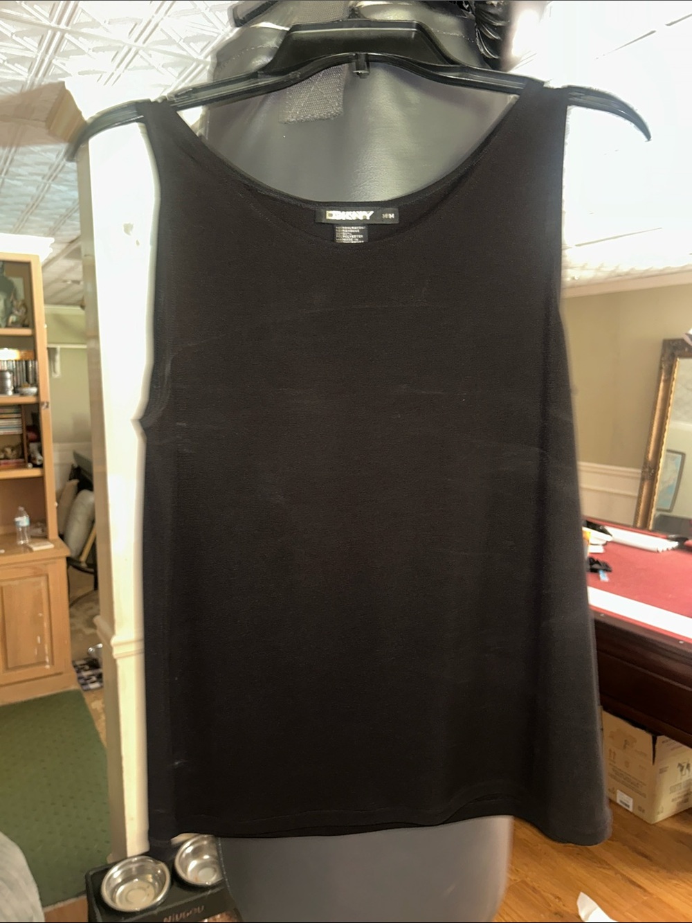 DKNY Black Sleeveless Crew dress Neck tank top sz medium M